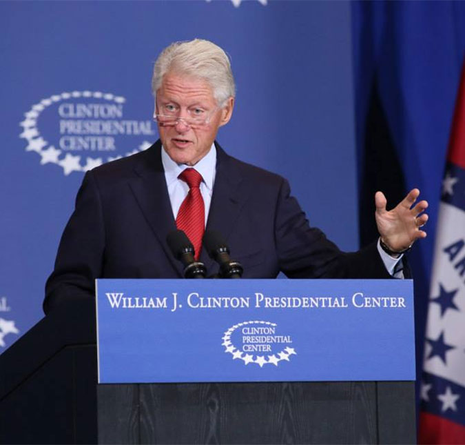 Traição de Bill Clinton será abordada na próxima temporada de <I>American Crime Story</I>, saiba detalhes!