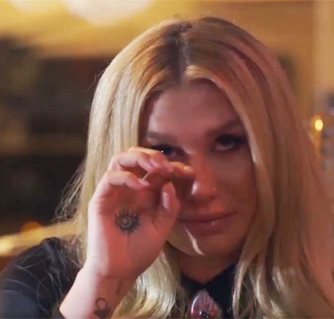 Em documentário, Kesha chora ao falar sobre sua situação com Dr. Luke