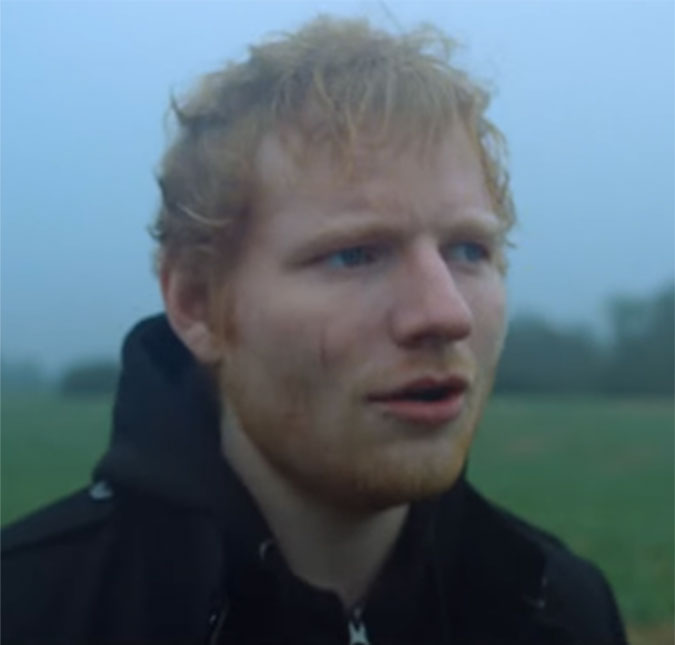 Ed Sheeran usa sósia para estrelar clipe nostálgico de <i>Castle On the Hill</i>, assista!