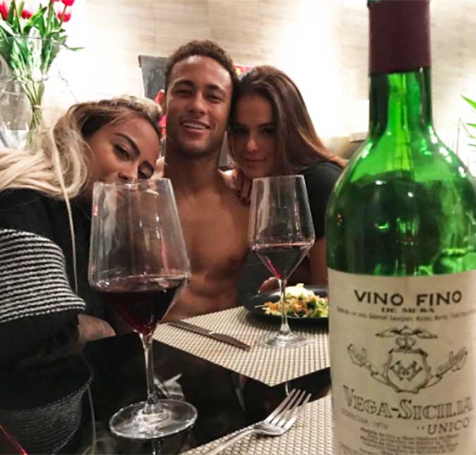 Neymar mostra jantar em família com Bruna Marquezine e a irmã, Rafaella!