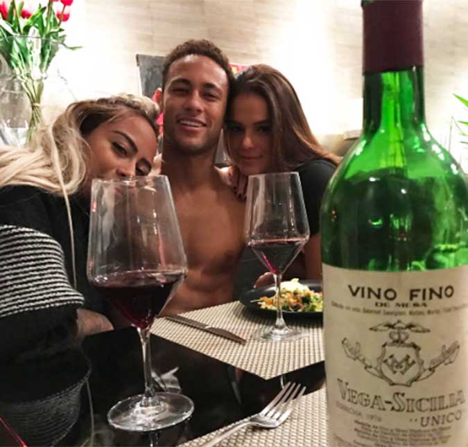Neymar mostra jantar em família com Bruna Marquezine e a irmã, Rafaella! -  Estrelando