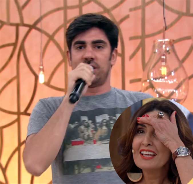 Marcelo Adnet constrange Fátima Bernardes com paródia ao vivo: <i>- Tá na pista, tá solteira</i>