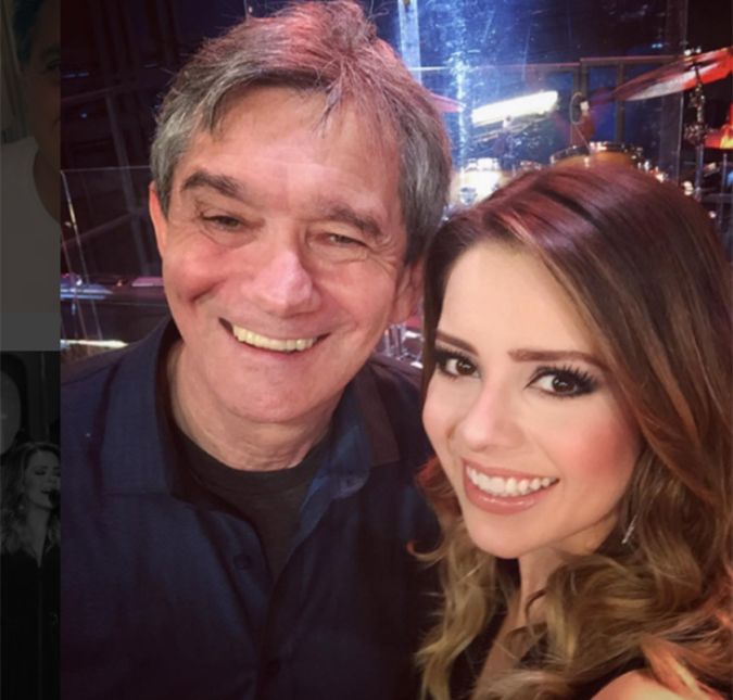 É claro que Serginho Groisman, simpático como é, tem mais uma grande amiga que merece destaque. Você já parou para pensar em como Sandy e o apresentador são próximos? Vira e mexe eles estão juntos, ora por causa da gravação do programa de Groisman, que tem a presença da cantora com frequência, ora por conta de encontros fora das telas mesmo. Para que tenha ideia, durante a participação de Sandy em um dos programas de Natal da atração que Serginho comanda na Globo, o pequeno Thomas, filho do astro, apareceu nas gravações e fez com que Sandy se derretesse. Ela até cantou a música que Serginho fez para o baby, além de mostrar que é muito amiga, também, da mulher do apresentador.