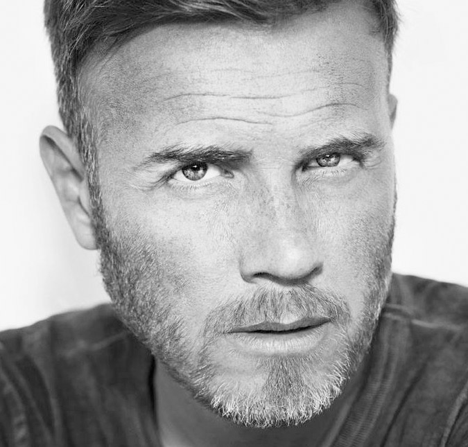 Cantor britânico Gary Barlow confessa que ficou 14 anos sem lavar o cabelo!