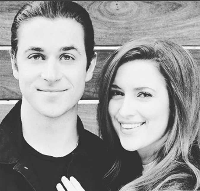 David Henrie, de <i>Os Feiticeiros de Waverly Place</i>, revela que está noivo