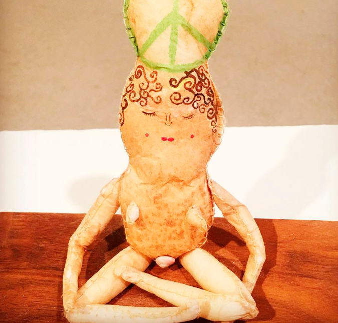 Após internação, Mischa Barton publica foto <i>zen</i> em seu <i>Instagram</i>
