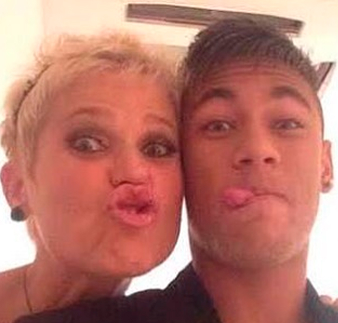 Xuxa posta <i>selfie</i> com Neymar e responde seguidor que a chamou de <i>vovó</i>, entenda!