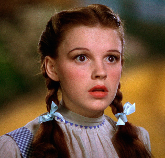 Judy Garland foi molestada por anões de o <i>Mágico de Oz</i>, segundo livro de seu ex-marido
