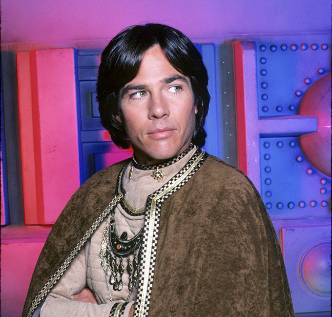 Morre Richard Hatch, o Capitão Apollo da série <i>Battlestar Galactica</i>