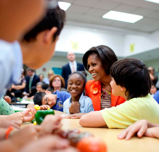 Michelle Obama será jurada do <i>Masterchef Júnior</i> dos Estados Unidos, entenda!