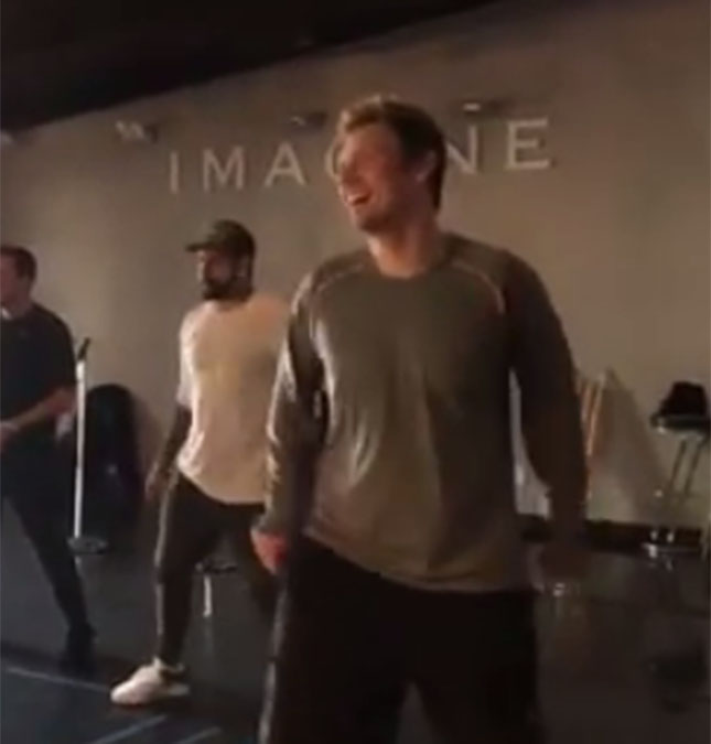 Nick Carter mostra todo seu gingado durante treino dos <i>Backstreet Boys</i>, vem conferir!