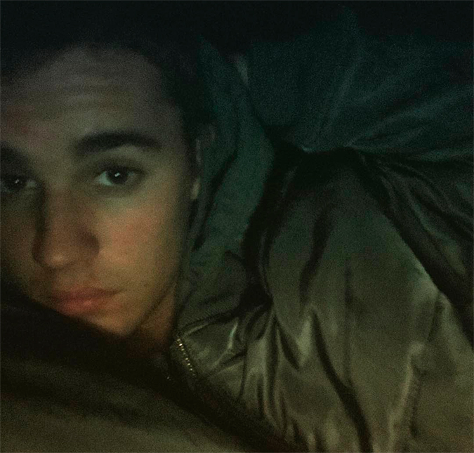 Justin Bieber reclama de não ter uma namorada no <i>Valentine's Day</i>!