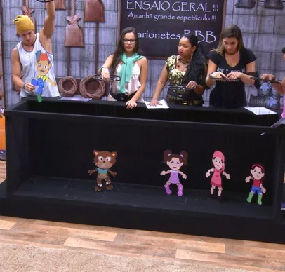Prova do Anjo do <i>BBB 17</i> começa com participantes penando para decorar peça