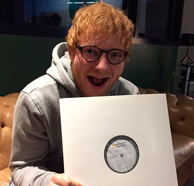 Ed Sheeran fará você querer se apaixonar com <i>How Would You Feel</i>, sua nova música, vem ouvir!