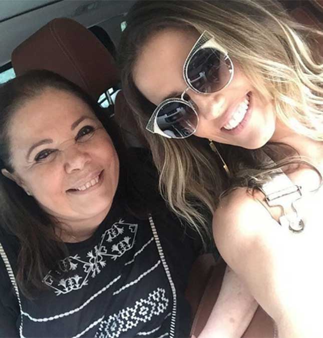 Mãe de Deborah Secco dá bronca na filha e prova que mães são mesmo todas iguais