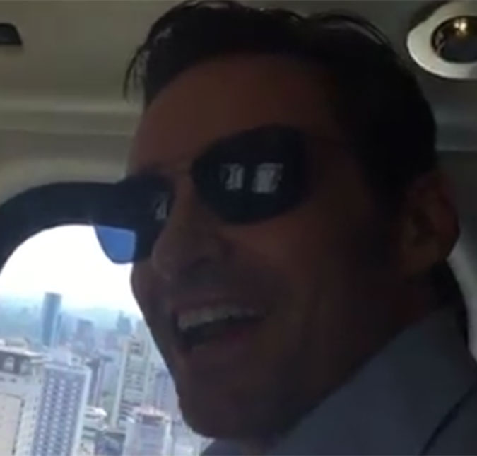 Sobrevoando São Paulo de helicóptero, Hugh Jackman deseja <i>Feliz Carnaval</i>, assista ao vídeo!