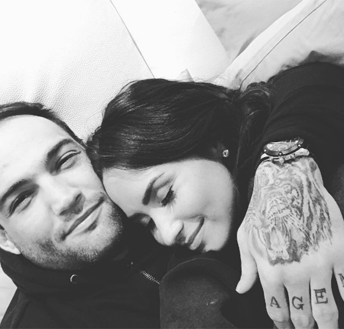 Demi Lovato aparece abraçadinha ao novo namorado, o lutador brasileiro Guilherme Bomba