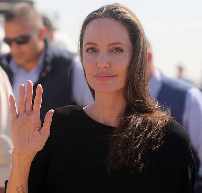 Angelina Jolie pede que cambojanos não sintam ódio de seu filme