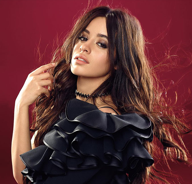 Camila Cabello é capa da revista <i>Latina</i> e fala sobre saída do <i>Fifth Harmony</i>, vem ver!