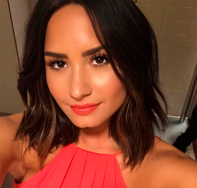 Demi Lovato comemora cinco anos sóbria