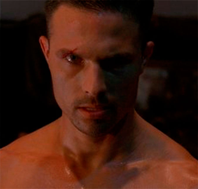 Ricardo Medina Jr., um dos <i>Power Rangers</i> vermelhos, assumiu ter matado companheiro de quarto com golpes de espada