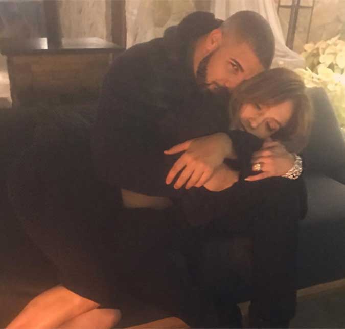 Drake diz ter mandando mensagem para Jennifer Lopez quando estava bêbado, em nova música