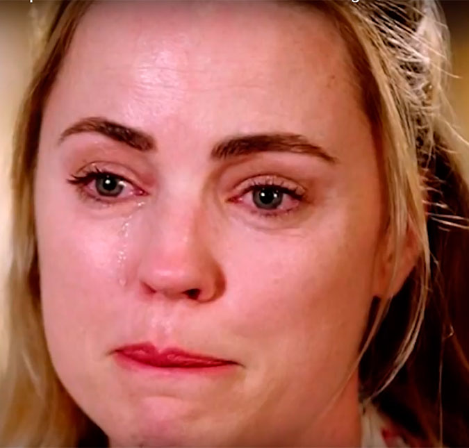 Atriz de <i>Grey's Anatomy</i> cai no choro ao relatar como foi agredida pelo ex-companheiro