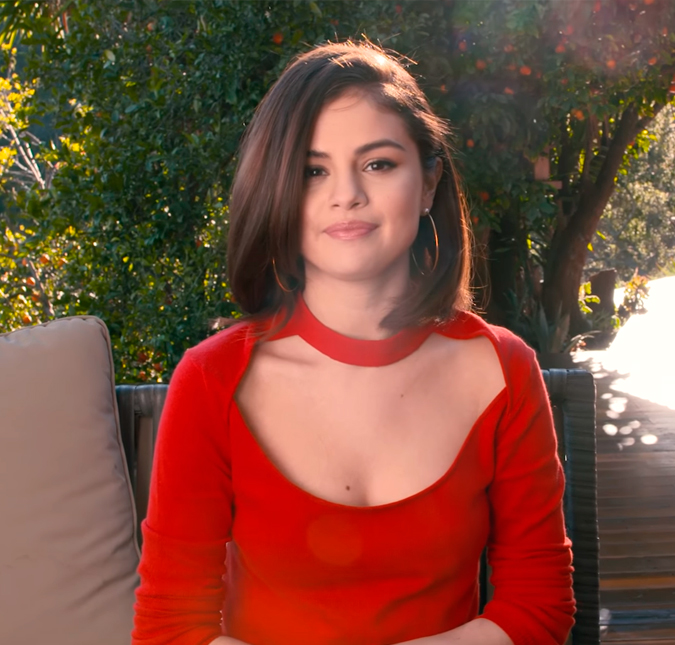 Selena Gomez fala em espanhol e responde 72 perguntas em vídeo, confira!