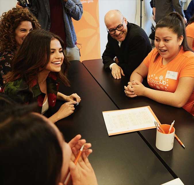 Selena Gomez participa de projeto voluntário para empoderar garotas, saiba mais!