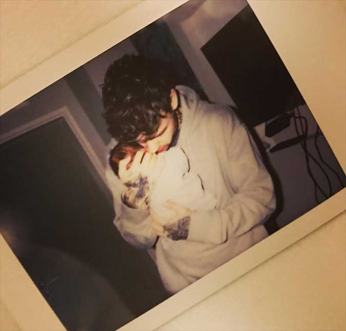 Liam Payne e Cheryl Cole anunciam nascimento do filho no <i>Instagram</i>, vem ver!