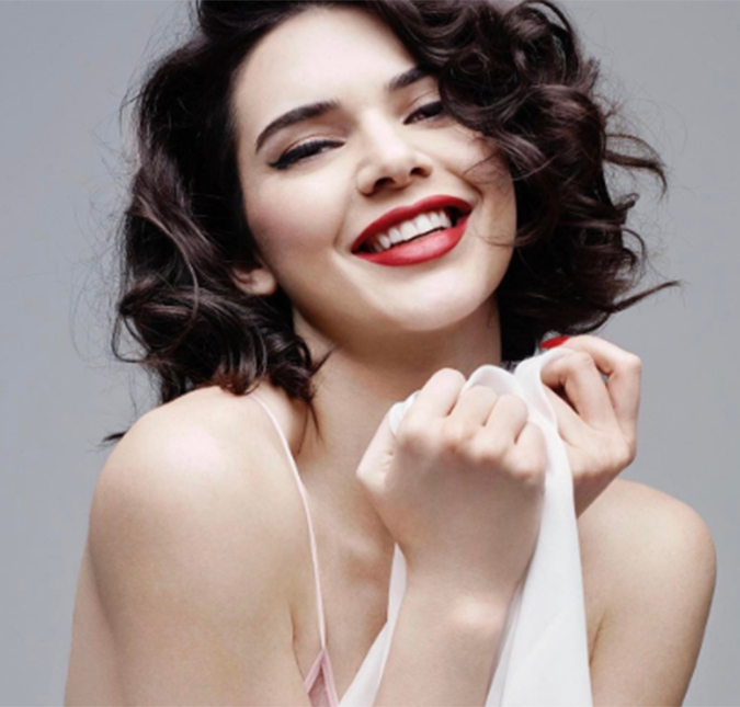 Kendall Jenner encarna Marilyn Monroe em vídeo retrô, assista!