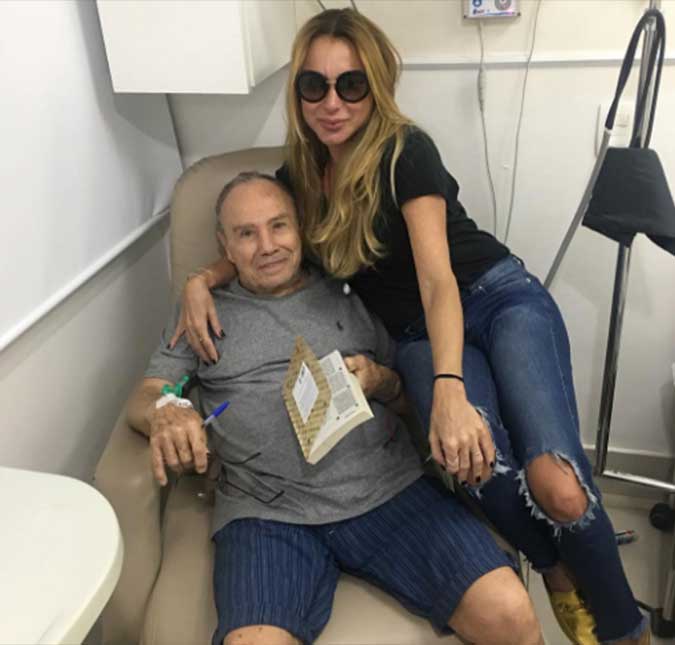 Stênio Garcia fratura costelas e está internado em hospital no Rio de Janeiro
