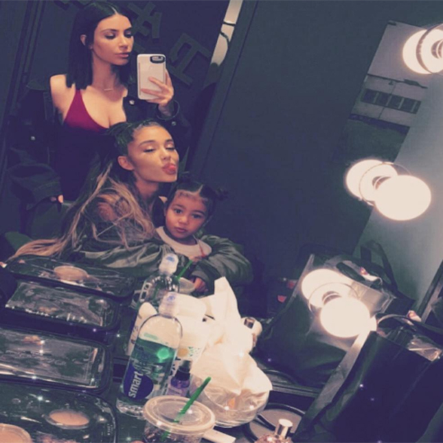 Kim Kardashian leva a filha, North West, para o <I>show</I> da cantora Ariana Grande