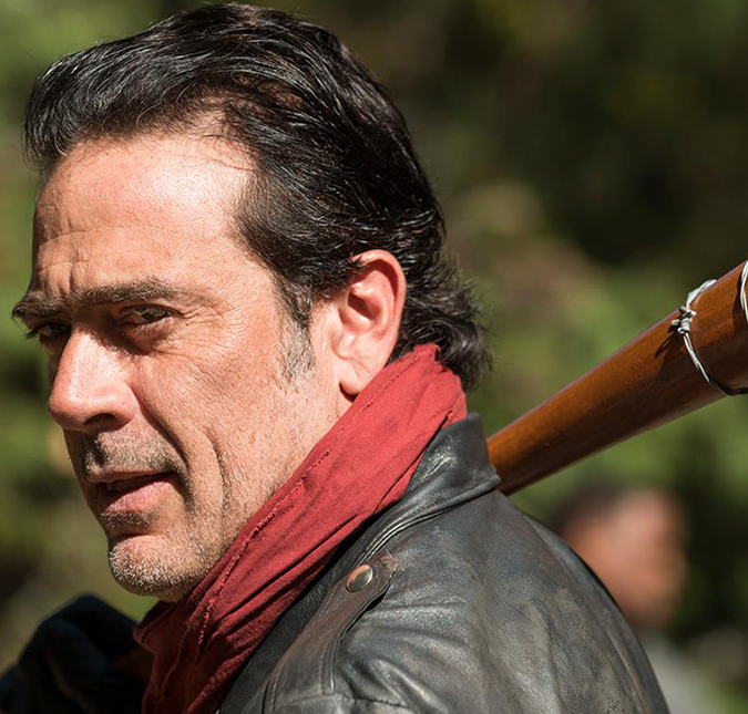 Final da sétima temporada de <I>The Walking Dead</I> surpreende com morte e declaração de guerra!