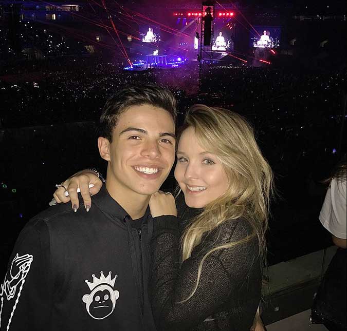 Thomaz Costa posta foto coladinho com Larissa Manoela e aumenta suspeitas de namoro, vem ver!