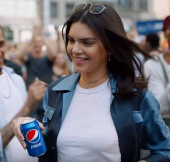 Kendall Jenner é a nova porta-voz da <i>Pepsi</i> e estrela comercial da marca, assista!