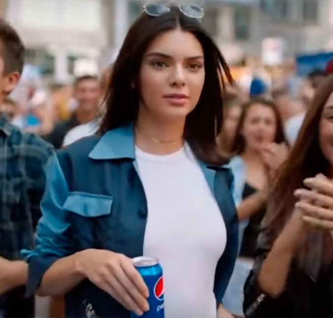 Kendall Jenner não está nada contente com repercussão de seu comercial para a <i>Pepsi</i>!