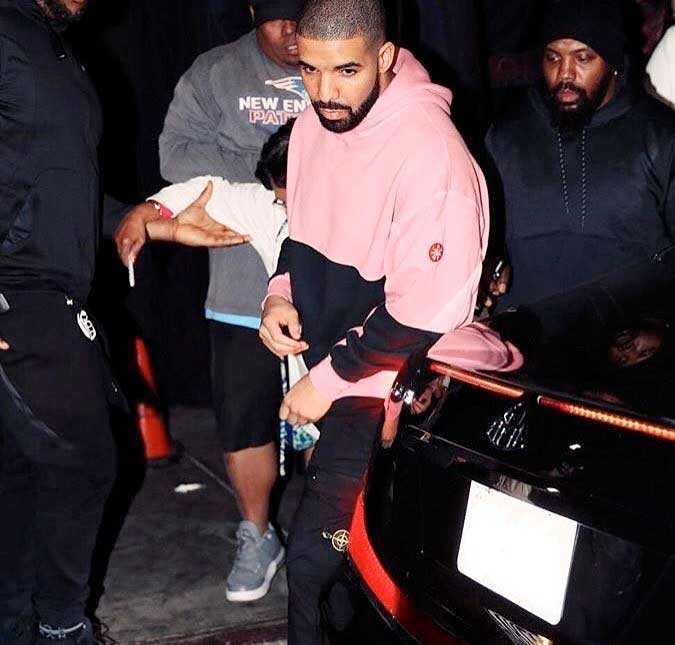 Drake acusa bar dentro do <i>Coachella</i> de racismo: <i>Lugar mais ofensivo que eu já estive em minha vida</i>