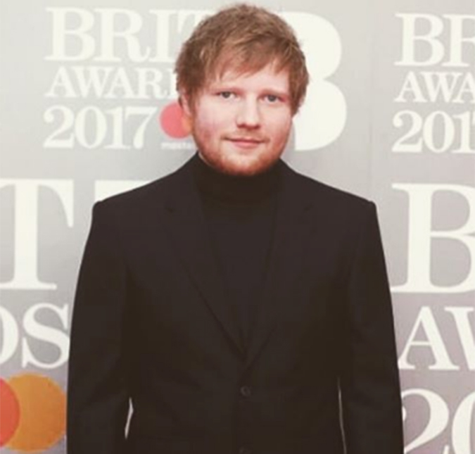 Ed Sheeran tatua o nome de sua música... errado! Entenda!