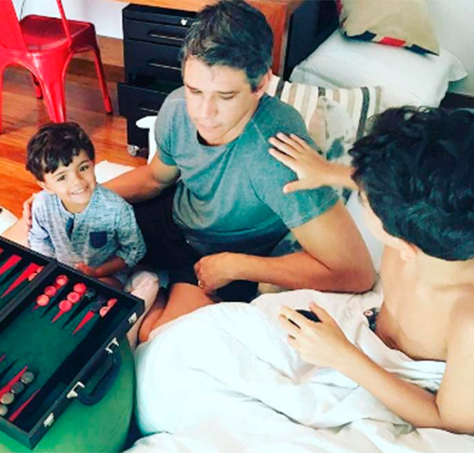 Marcio Garcia baba por traquinagem feita por filho caçula, assista!