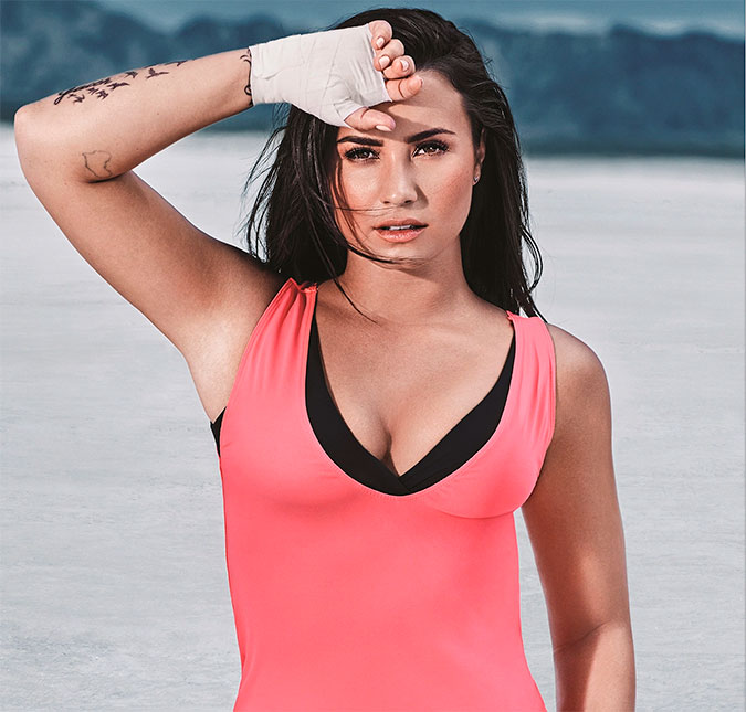 Demi Lovato conta o que faz para se animar em dias ruins