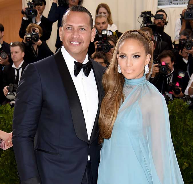Jennifer Lopez e Alex Rodriguez já estão pensando em casamento, diz site!
