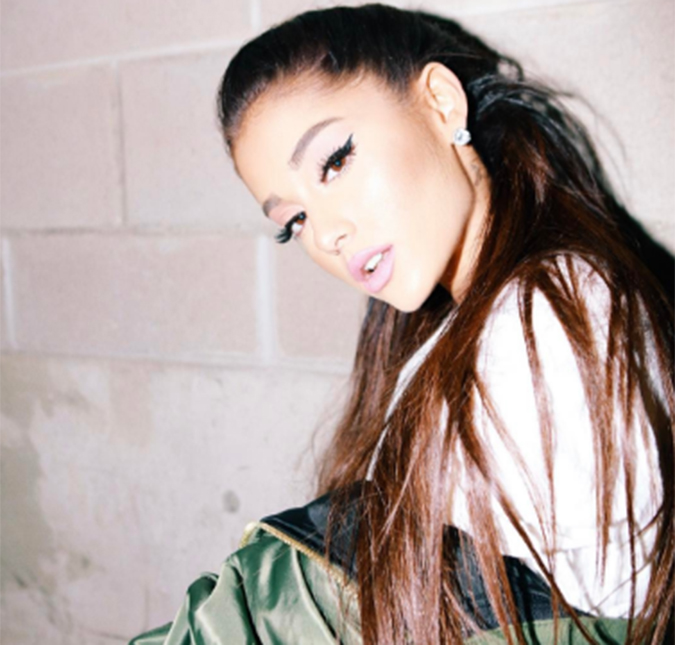 Ariana Grande cancela <I>shows</i> da sua turnê até junho