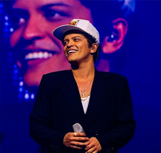 Bruno Mars confirma duas novas datas de <i>shows</i> no Brasil, confira!