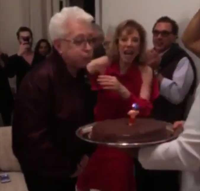 Comemorando em dose dupla, Marília Gabriela e Aguinaldo Silva sopram as velinhas em festa animada, confira!