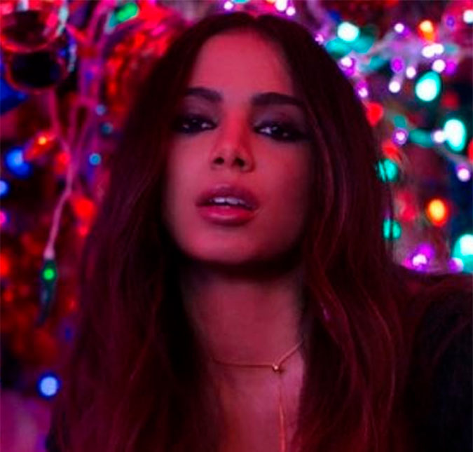 Anitta arrasa no <i>portunhol</i> em programas do México: - <i>Falo em português com acento espanhol!</i>