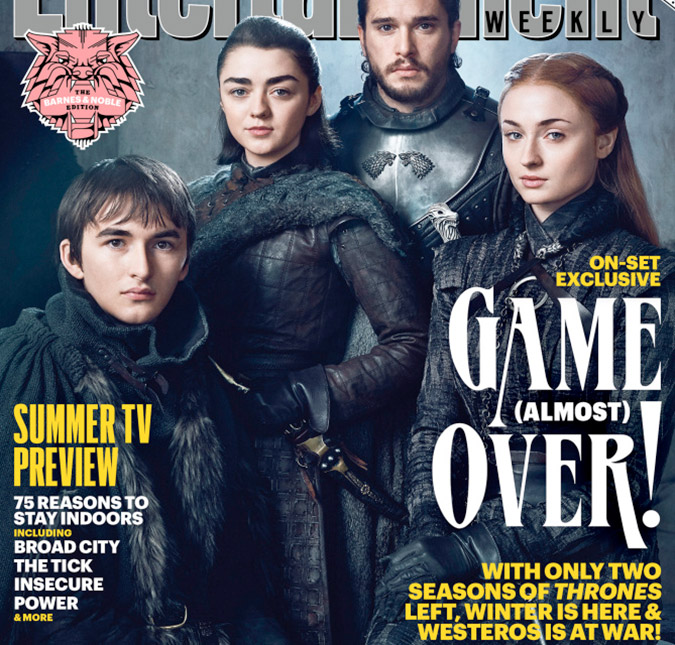 Fãs notam suposto <i>spoiler</i> em foto com o elenco de <I>Game Of Thrones</I>