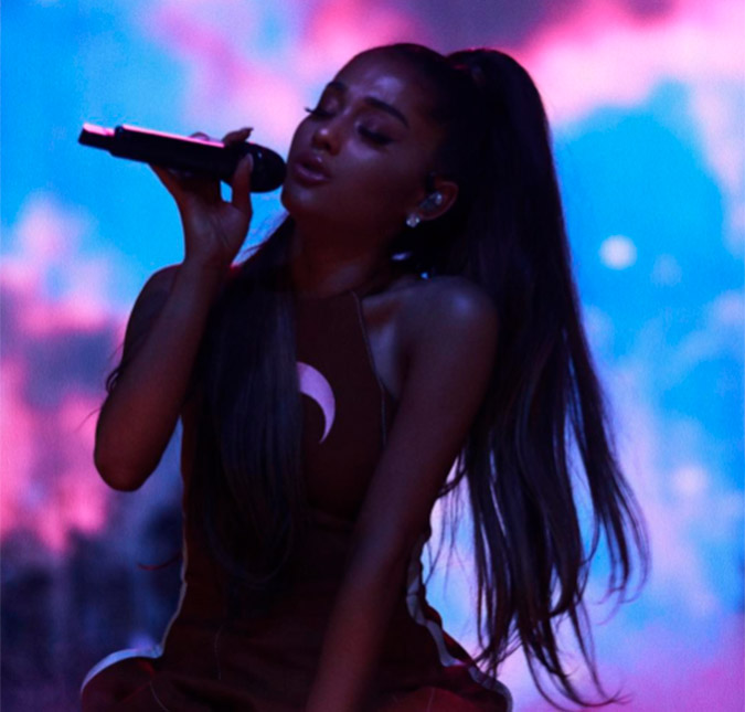 Após atentado terrorista, Ariana Grande retoma turnê com <I>show</I> em Paris