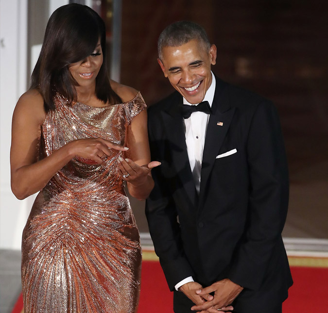 Michelle Obama revela que Barack Obama usou o mesmo <i>smoking</i> por oito anos!