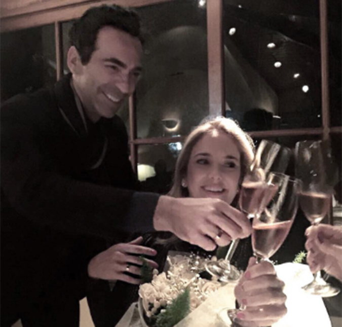Na véspera do Dia dos Namorados, Ticiane Pinheiro e Cesar Tralli anunciam noivado, veja as alianças!